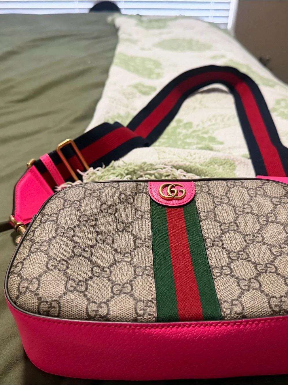Authentic Gucci Beige GG Small Ophidia Crossbody with Pink Trim
